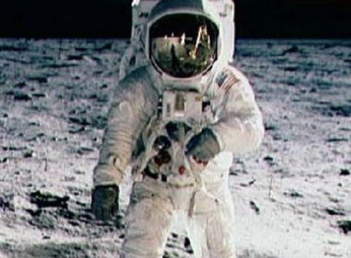 Desembargador nega prisão domiciliar e diz que só astronautas estão livres do coronavírus