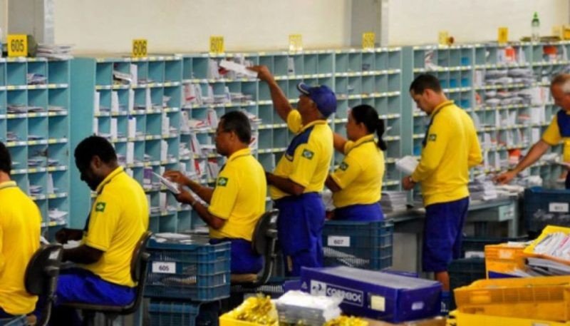 Correios é alvo de ação judicial por quebrar isolamento de funcionários durante pandemia