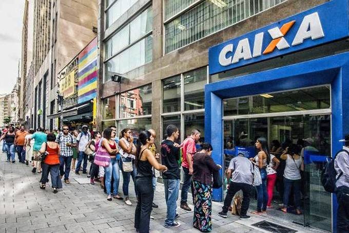 Auxílio emergencial de R$ 600 para informais começa a ser pago nesta terça-feira (14)