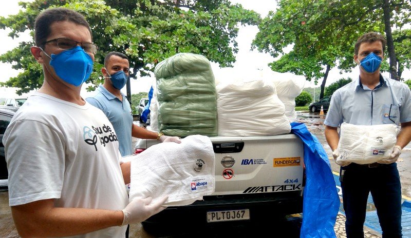 Abapa doa 6 mil toalhas de algodão e equipamentos para combate ao coronavírus na Bahia
