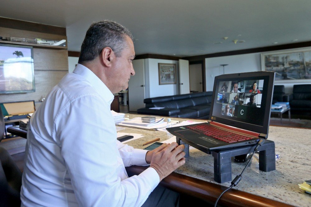 Policlínicas voltarão a atender de forma progressiva, anuncia governador