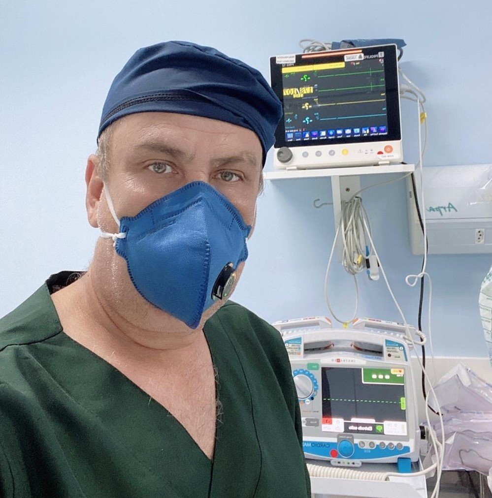 Curado da Covid-19, médico quer voltar a atender no combate ao coronavírus