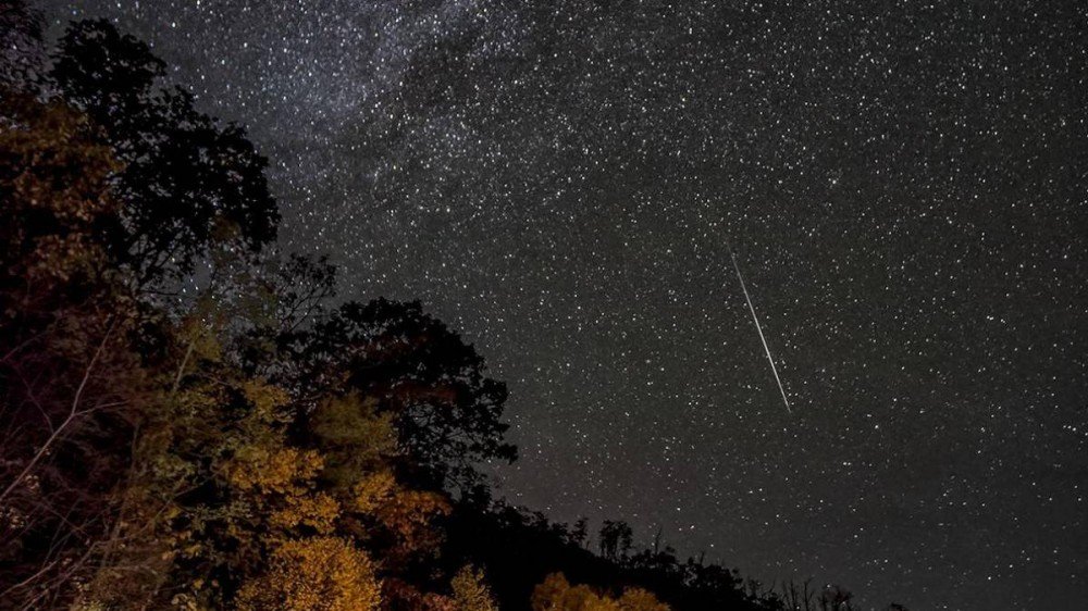 Bolas de fogo caem durante chuva de meteoros nos EUA