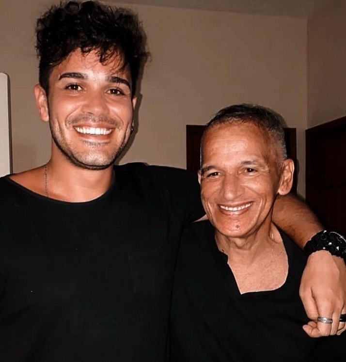 Pai de ator da peça A Bofetada morre com sintomas do coronavírus