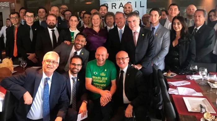 Empresários liderados por donos da Riachuelo e da Havan abandonam Bolsonaro: “Decepção absoluta”