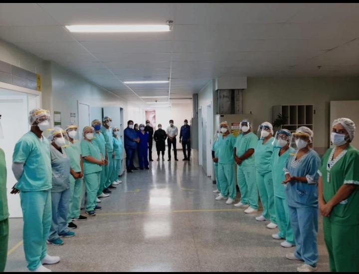 Hospital Costa do Cacau - Funcionários recebem treinamento para cuidar de pacientes com Covid-19