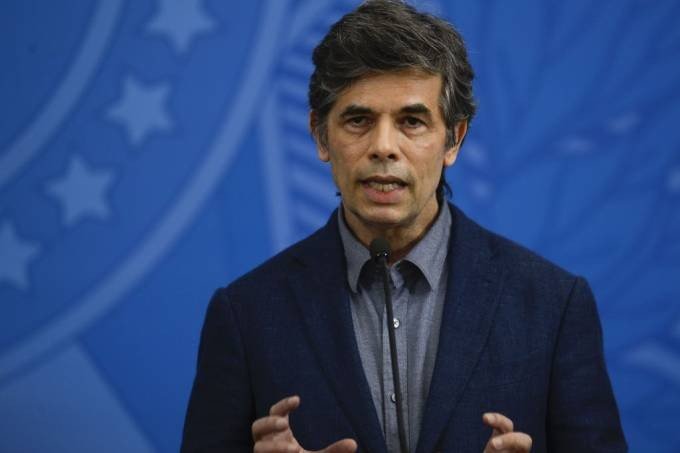 Ministro da Saúde lamenta 10 mil mortes causadas pelo coronavírus no País