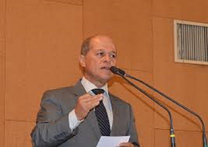 Deputado Joseildo Ramos aciona a justiça para suspender demissões na Petrobras da Bahia.