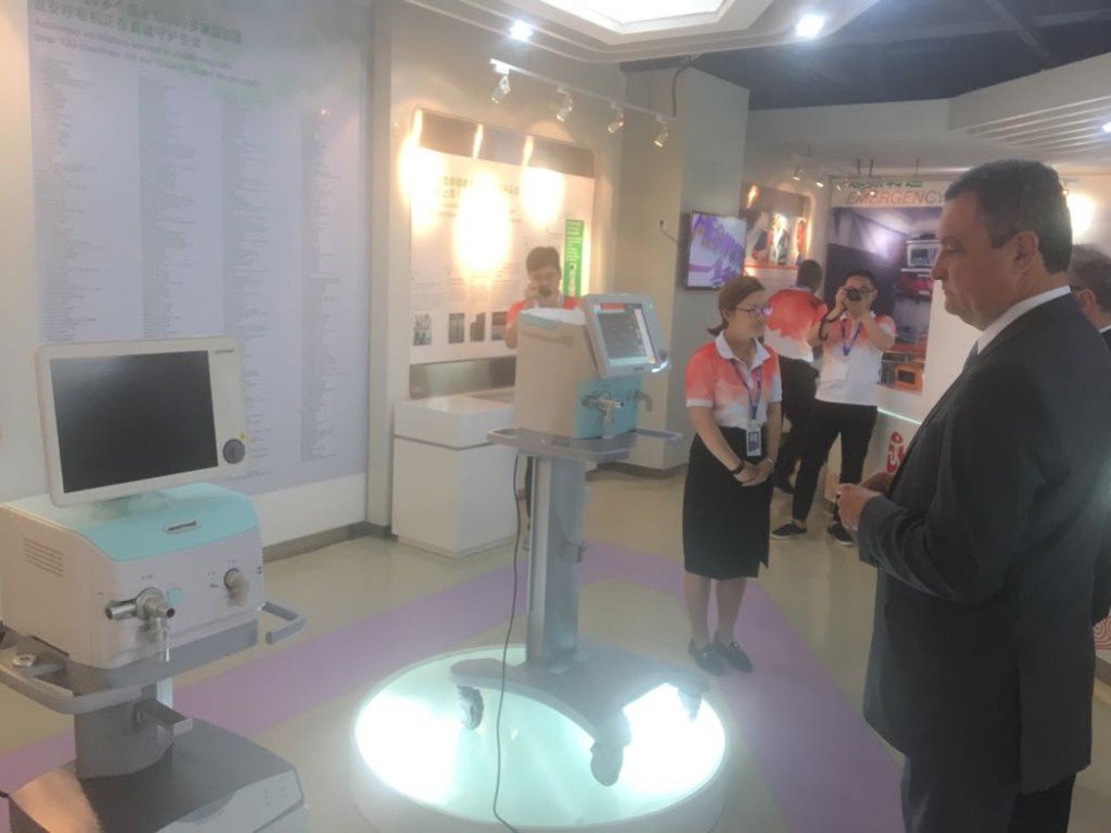 Em Pequim, Rui conhece modelos de gestão de empresas e hospital