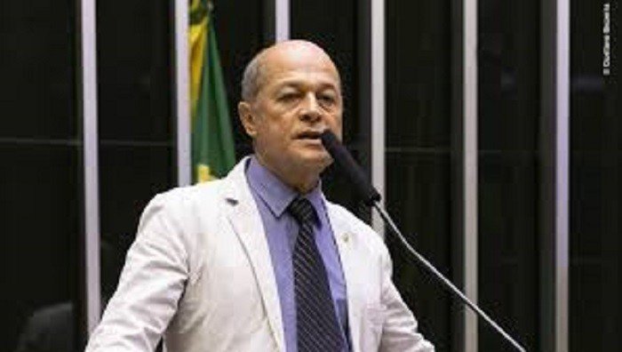 Petrobras recua e suspende paralisação das atividades na Bahia; Joseildo comemora