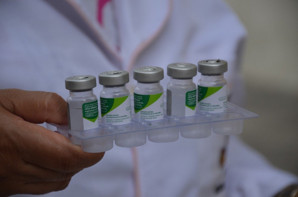 Influenza - vacinação para professores e crianças de 6 meses a 6 anos na Estação de Transporte Alternativo. Veja outros segmentos que podem ser atendidos.