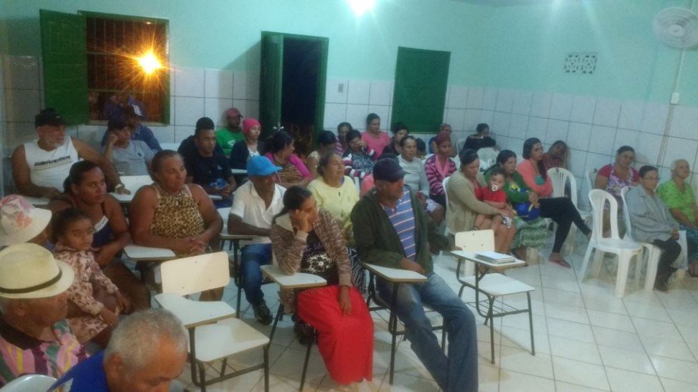 Recuperação de estrada no Rio Branco