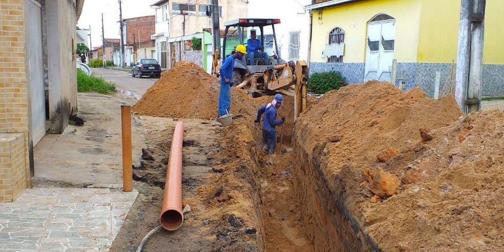 Prefeitura avança com obras de esgotamento sanitário em Nova República e Santa Terezinha