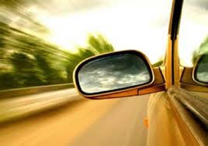 Suspensão imediata do direito de dirigir em caso de excesso de velocidade superior a 50% é constitucional