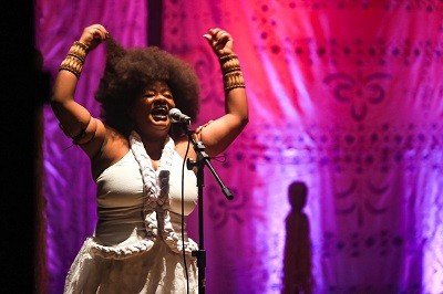 Eu vejo você - Diálogos entre Rosas Negras