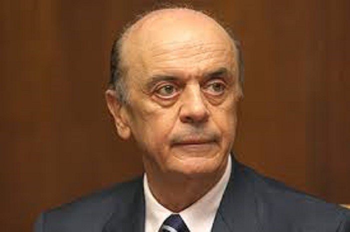 José Serra é denunciado por lavagem de dinheiro