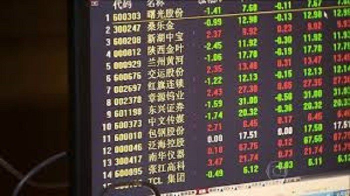 China cresce 3,2% no 2º trimestre, mas bolsa de Xangai despenca 4,5%