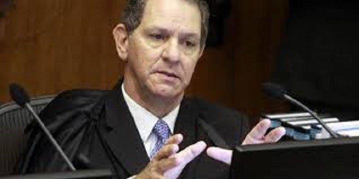 Presidente do STJ nega a outros presos do grupo de risco, a prisão domiciliar que concedeu a Queiroz