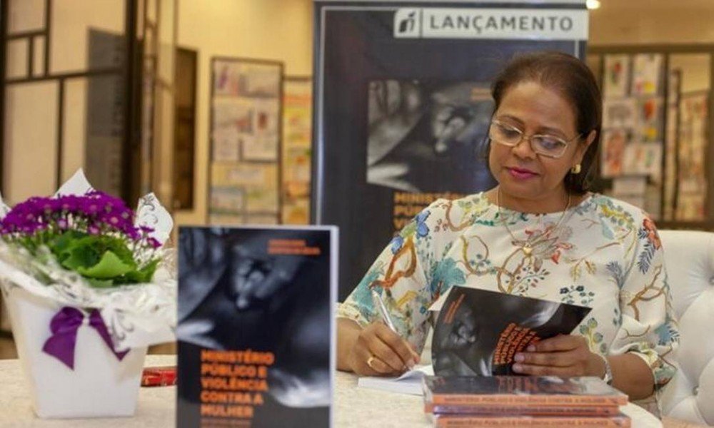 Procuradora conta suas experiências sobre racismo em livro infantil