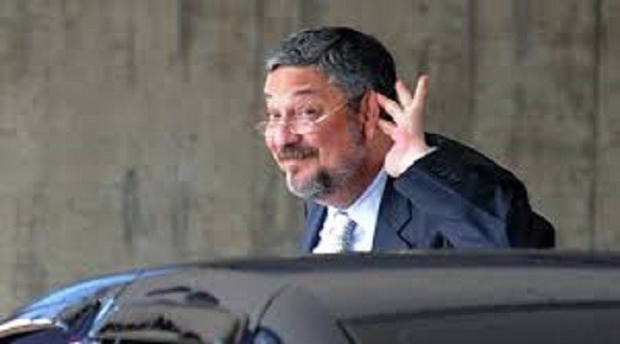 Palocci recebeu R$ 30 milhões para incriminar Lula, mas não agiu só