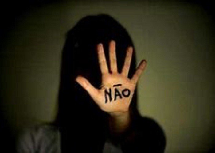 Mulher é assaltada e ainda sofre assédio sexual