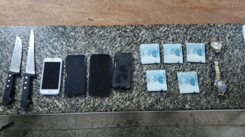 Prefeito luta com assaltante que invadiu sua casa