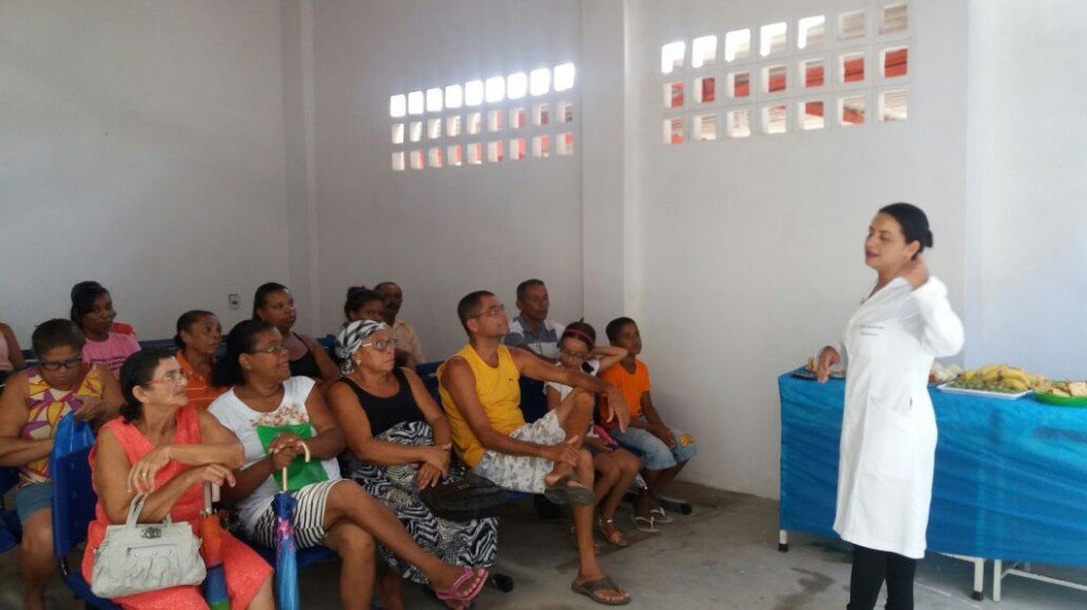 Palestras e serviços da atenção básica são oferecidos à população em Entre Rios