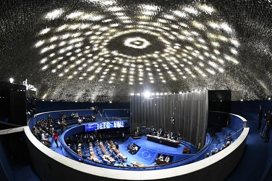 Senado aprova PL que prorroga uso de recursos contra Covid-19 por um ano