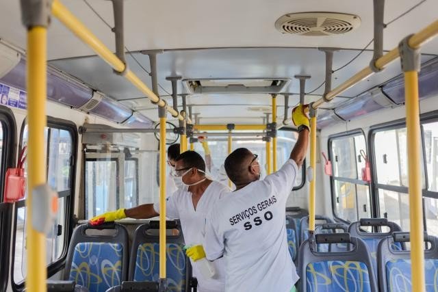 Dada a largada na campanha eleitoral, candidatos devem ficar atentos aos cuidados para não elevar a curva de contaminação