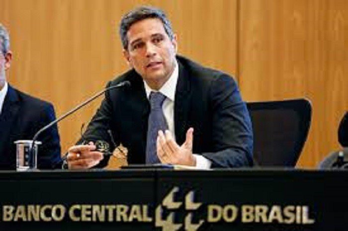 BC ameaça aumento de juros se Bolsonaro aumentar o teto de gastos