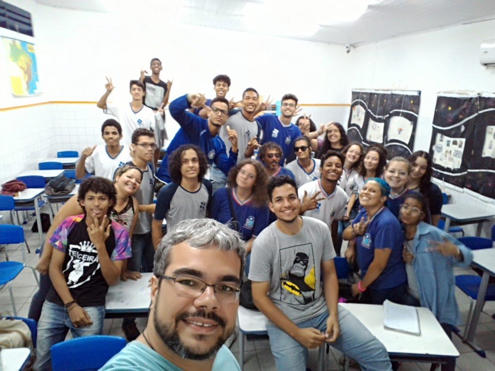 Professor carioca escolhe Porto Seguro para viver e alimenta sonhos de quem quer ingressar no Ensino Superior