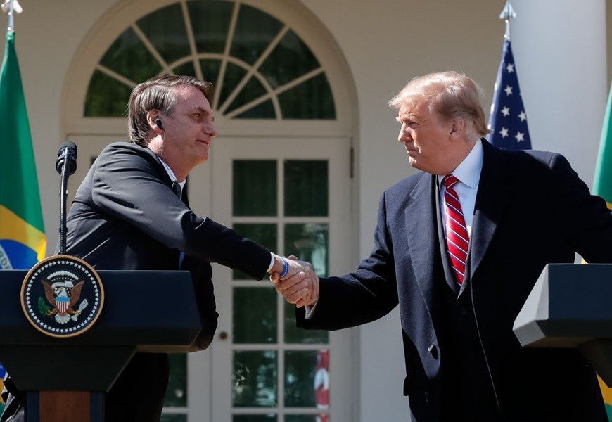Trump impõe tarifas “nunca vistas” sobre o alumínio do Brasil