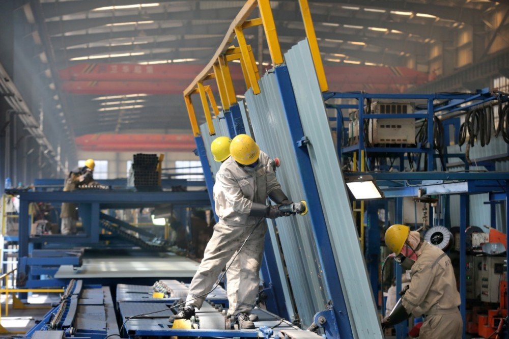Economia chinesa cresceu 4,9% no terceiro trimestre, puxada pela alta na indústria
