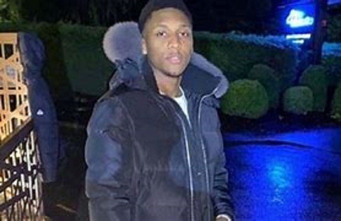 Jogador comete suicídio após ser dispensado pelo Manchester City