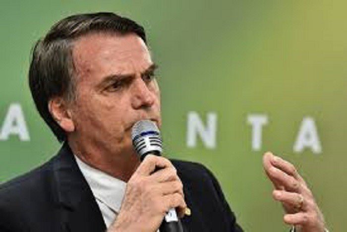 Fardados vão às urnas até em oposição a Bolsonaro