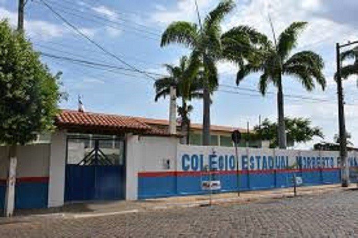 Escolas públicas podem reabrir em 30 dias após férias coletivas
