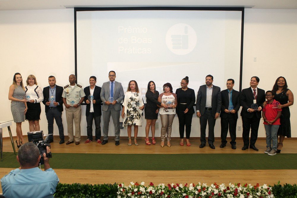 Prêmio reconhece ações inovadoras de servidores estaduais. Prefeitura deveria seguir o exemplo.