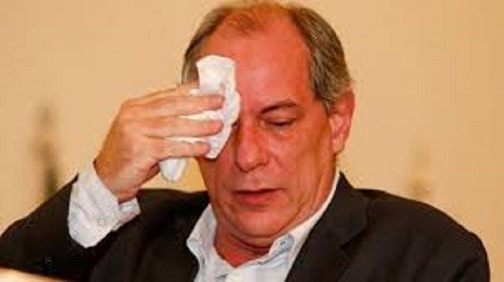Ciro volta a atacar Lula e o PT – e mente sobre Dilma