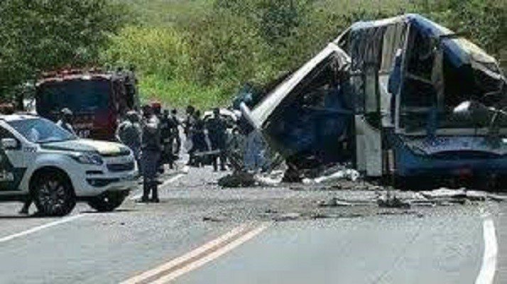 Grave acidente no interior de SP resultou em 41 mortos e 10 feridos.