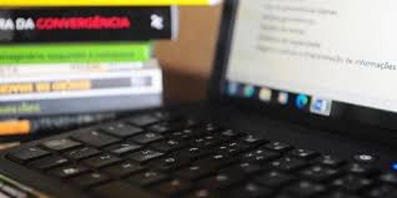 Redes de ensino ainda não sabem se terão permissão para aulas remotas em 2021