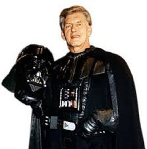 David Prowse, intérprete de Darth Vader, morre aos 85 anos