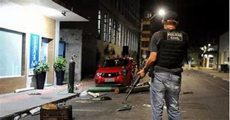 Criciúma, em Santa Catarina, tem madrugada de violência com cidade sitiada