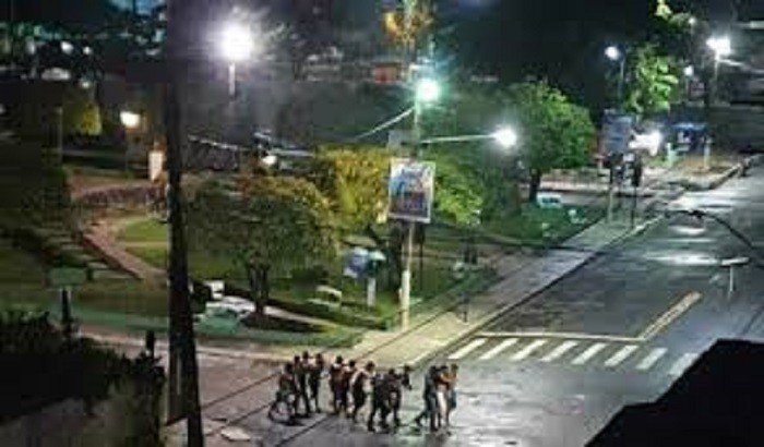 Assaltantes de banco levam terror a Cametá na madrugada desta quarta-feira (2).