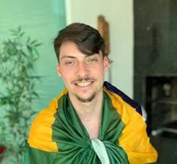 Bolsonaro contrata empresa com dinheiro público para prestar serviços a empresa de seu filho 04