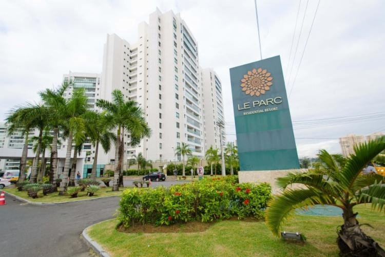 Casal é encontrado morto em condomínio de luxo na Paralela