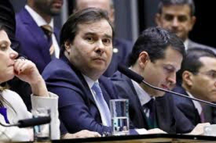 Oposição se reúne para debater estratégia conjunta na sucessão de Maia