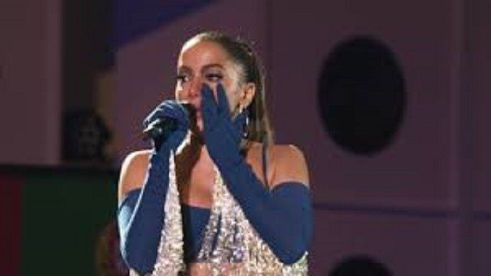 Anitta chora ao revelar que foi vítima de estupro aos 14 anos