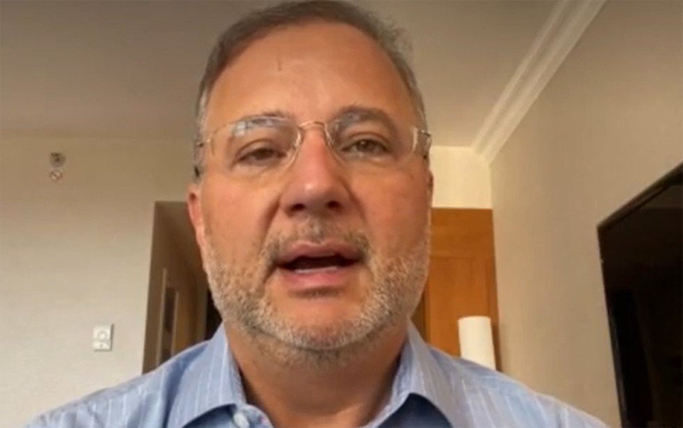 Grupo sem comorbidades só será vacinado no final de 2021, diz secretário Fabio Vilas-Boas