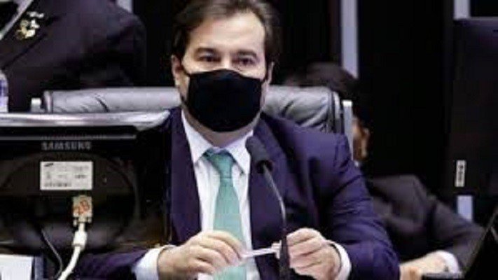 Maia diz que seu maior arrependimento foi ter “levado Paulo Guedes a sério”