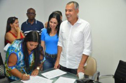 Prefeito deu posse a sete novos servidores da SEMAS e SESAU nesta quarta-feira (1º)